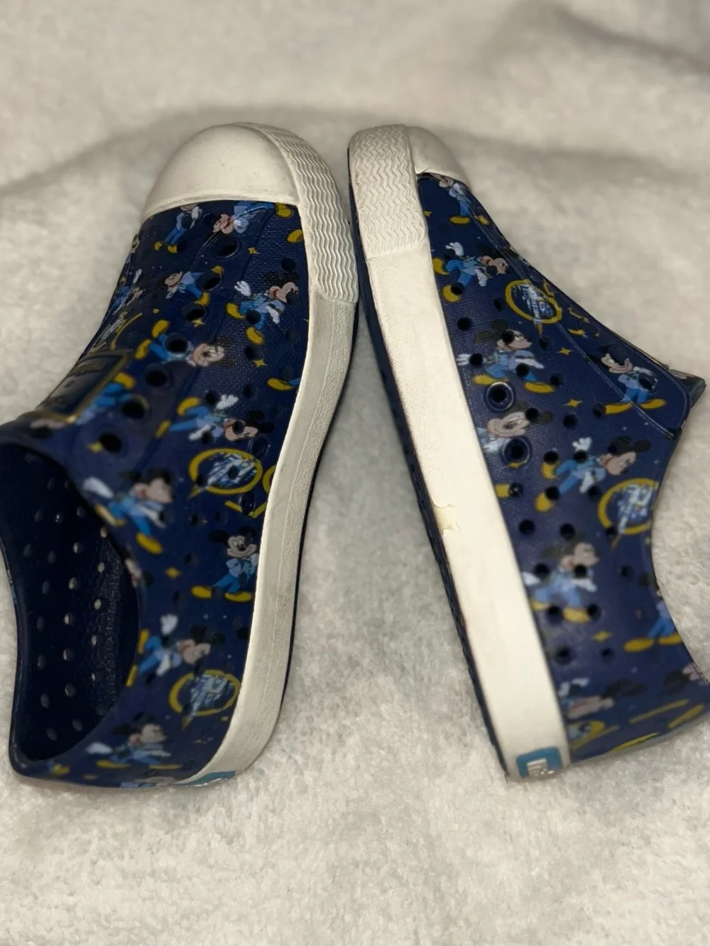 Native x Disney slip on shoes Mickey Mouse print blue kids size 8c Jefferson